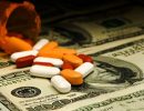 حذف دلار ۴۲۰۰ تومانی، تیر خلاص بر مصرف کننده دارو