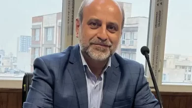 مطالبات داروخانه‌ها را باید با التماس بگیریم