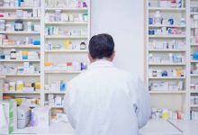 خطر ورشکستگی داروخانه ها جدی است