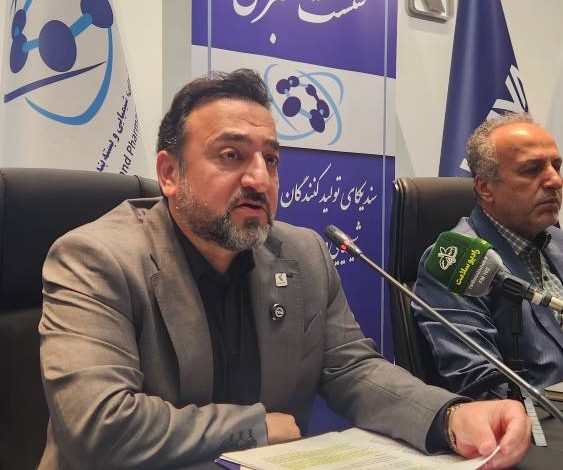 تعارض منافع بین وارد کنندگان مواد موثره و تولید کنندگان این صنعت مانع از توسعه صنعت شده است